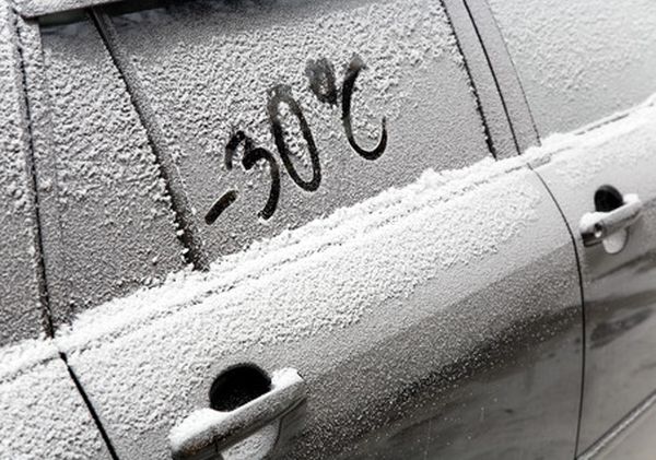Kokioje temperatūroje nepatariama plauti automobilio žiemą?