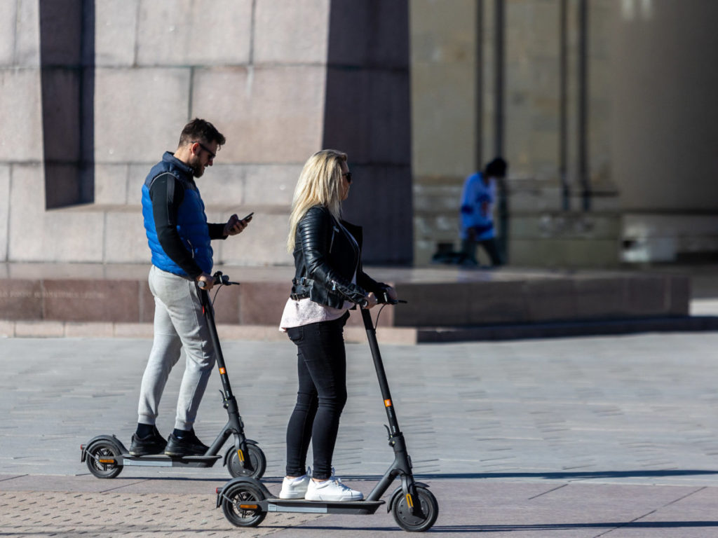 Kokie reikalavimai ir draudimai galioja elektriniams paspirtukams?